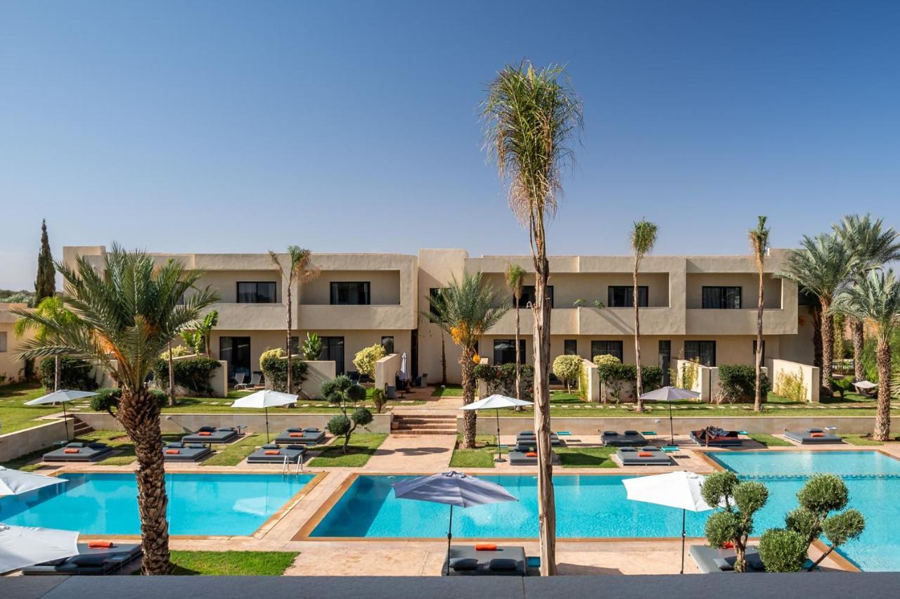 Suite con Terrazza Privata e Vista Piscina